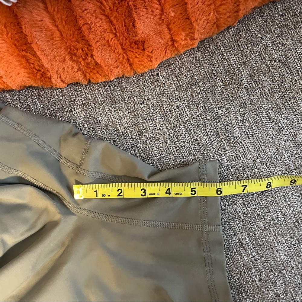 ❣️🆕Old Navy PowerSoft Cutout-Waist Bodysuit for Women -- 6-inch inseam❣️ - Picture 11 of 11